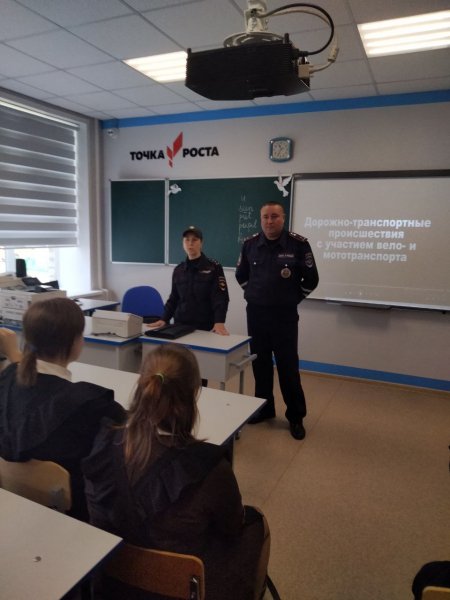 В Казачинской средней школе Шацкого района сотрудники Госавтоинспекции провели беседу о соблюдении ПДД